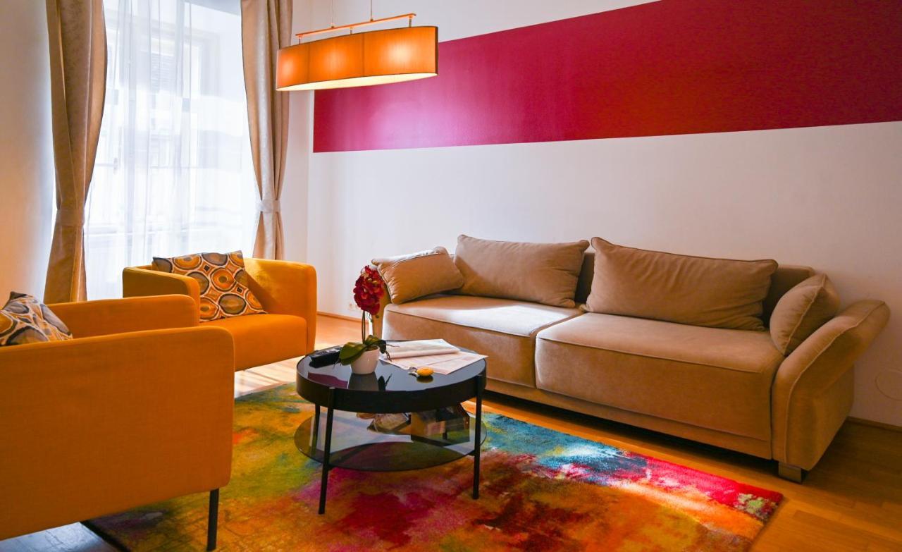 Delightful Hofburg Apartment Vienna