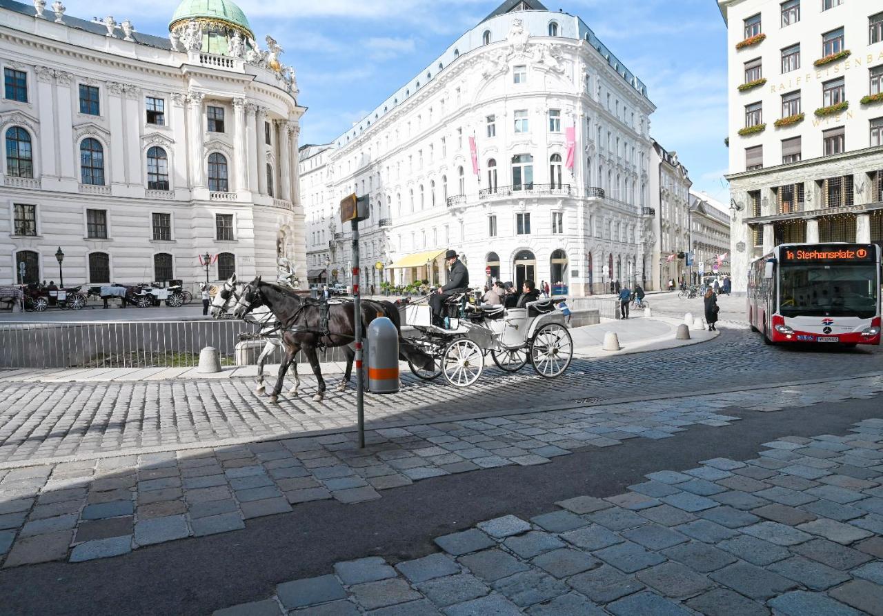 Delightful Hofburg Apartment *